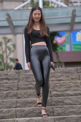 HK2401-041-皮裤美女