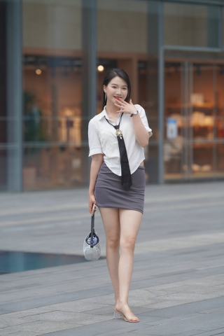 M2206-0072-面若桃花明眸皓齿